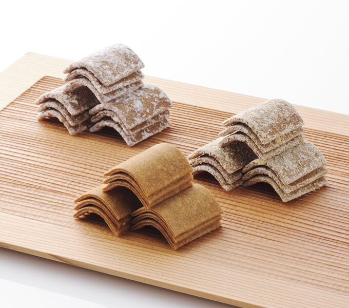 Yaki Yatsuhashi — Kyoto’s Cinnamon Crisp, Baked in Tradition